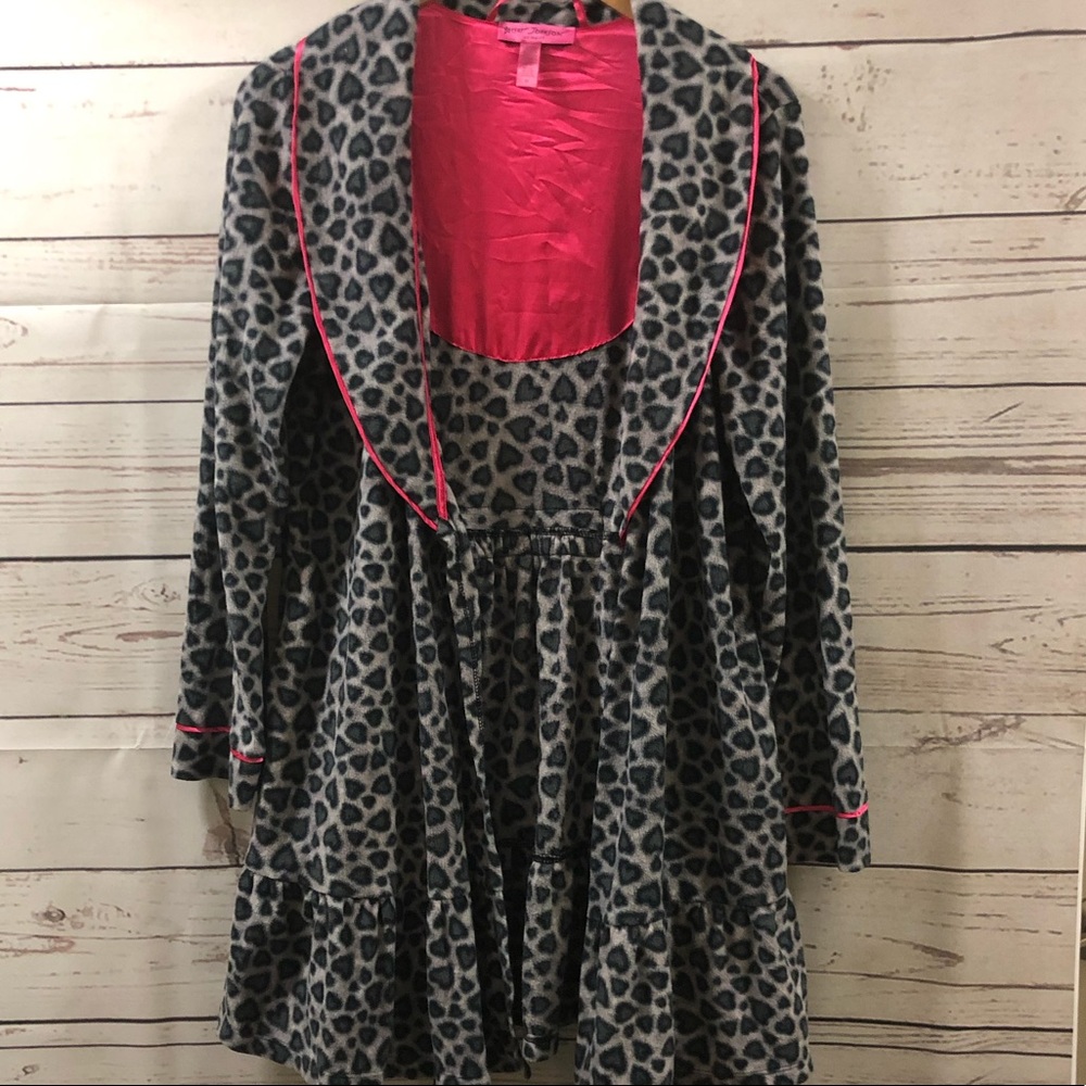 Betsy Johnson Leopard Heart Print Robe - Picture 3 of 6
